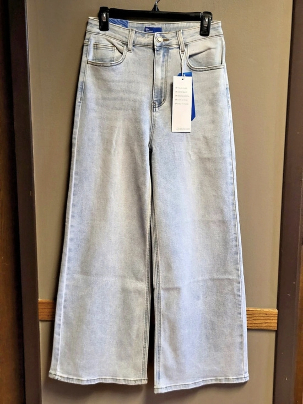 blue moment Wide Leg Jeans in Blue Waist 29 NWT